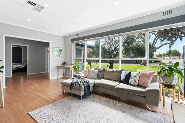 8 Wahratta Avenue, Morphett Vale SA 5162
