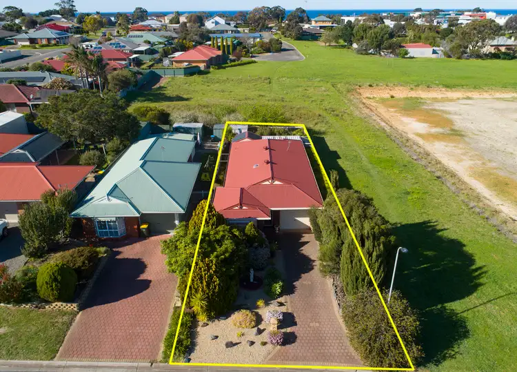 15 March Avenue, Hayborough SA 5211