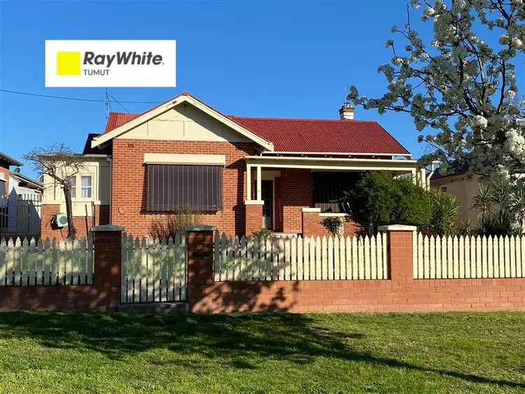 6 Carey Street, Tumut NSW 2720