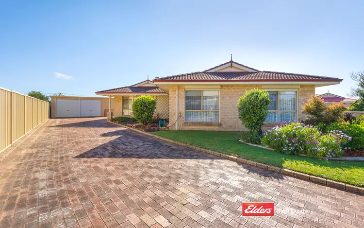22 Granada Crescent, Orana WA 6330