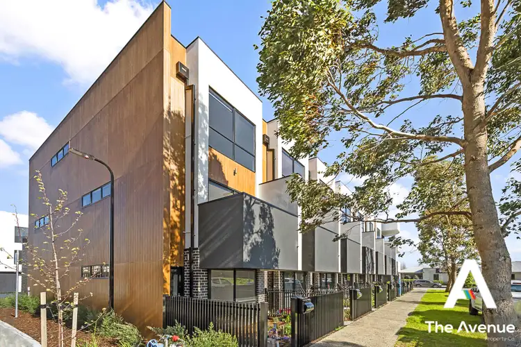 8/2 Bluestone Street, Pakenham VIC 3810