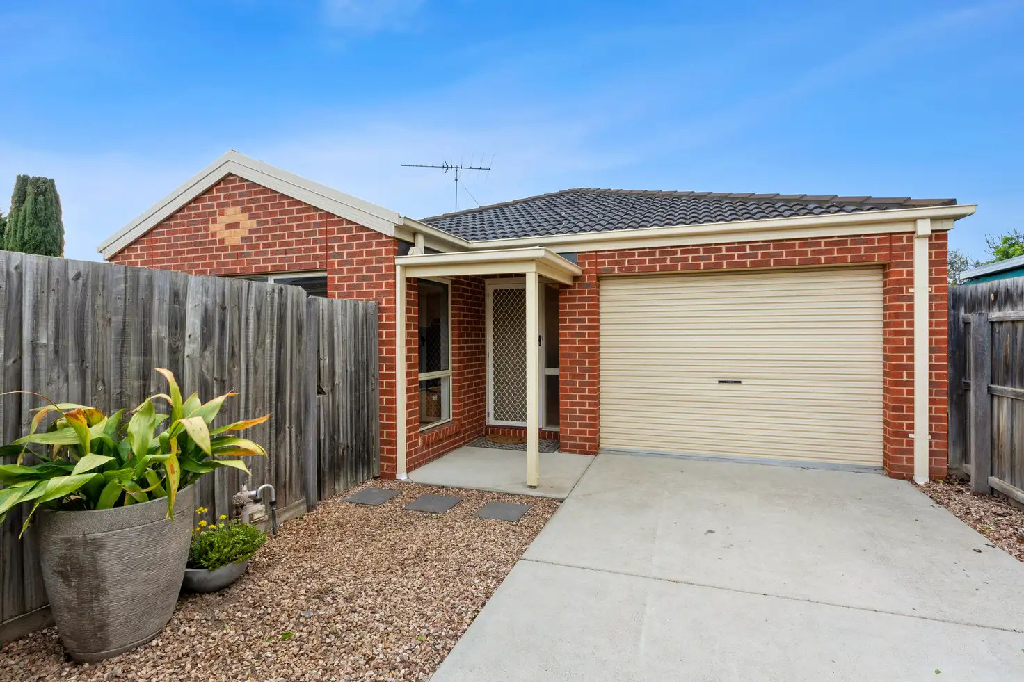 Main view of Homely house listing, 2/39 Deakin Street, Bell Park VIC 3215