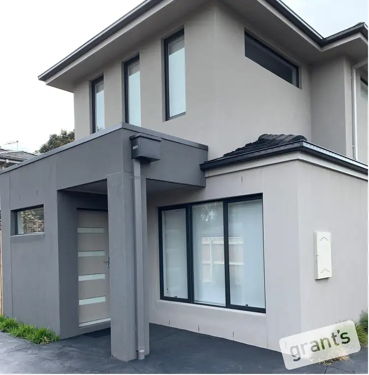 2/67 Cheviot Avenue, Berwick VIC 3806