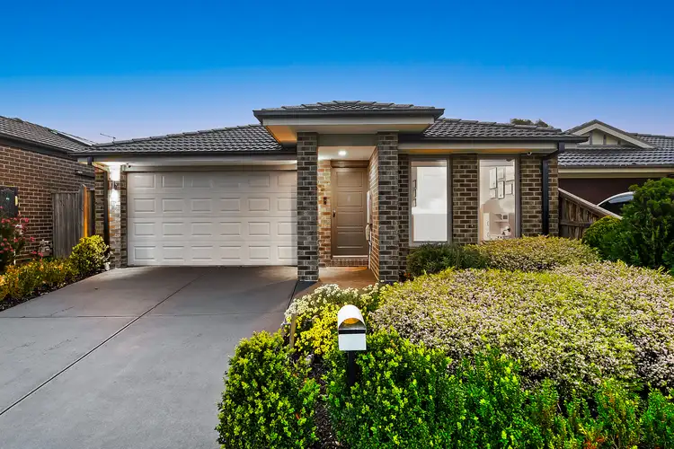 4 Loddon Place, Cranbourne East VIC 3977