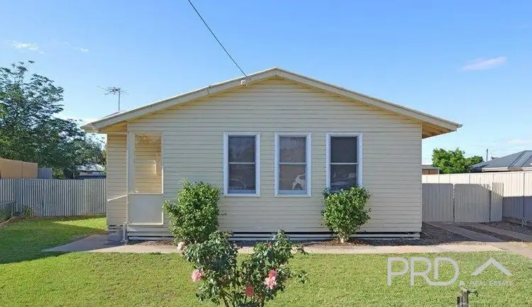 Second view of Homely house listing, 8 Chislett Crescent, Merbein VIC 3505