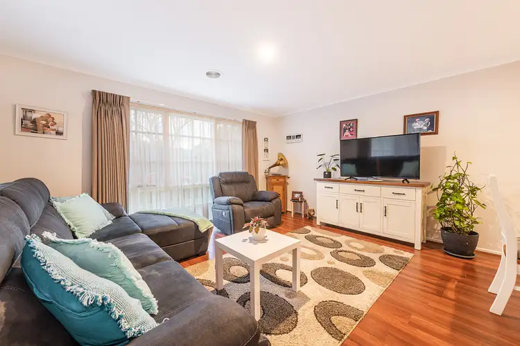 Fifth view of Homely house listing, 4 Kent Court, Cranbourne North VIC 3977