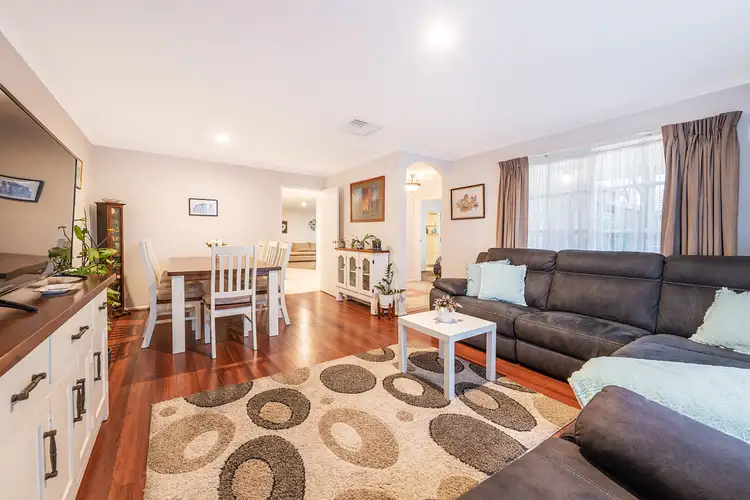 Sixth view of Homely house listing, 4 Kent Court, Cranbourne North VIC 3977