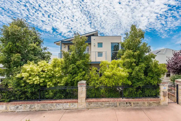 8 Parkfarm Drive, South Guildford WA 6055