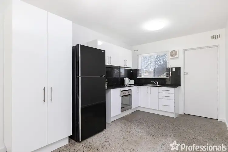 Sixth view of Homely unit listing, 9/4 Minchinson Street, Shoalwater WA 6169