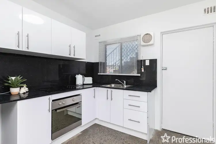 Seventh view of Homely unit listing, 9/4 Minchinson Street, Shoalwater WA 6169