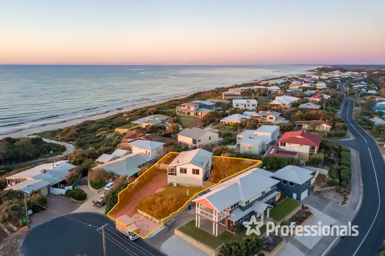 Second view of Homely house listing, 4 Cowrie Court, Peppermint Grove Beach WA 6271
