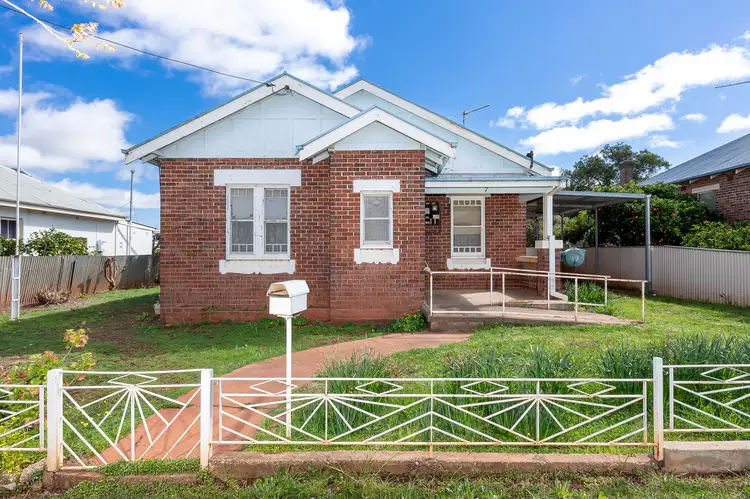 7 View Street, Temora NSW 2666