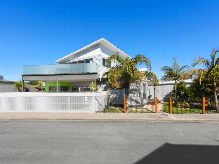 8 Lake Street, Lakes Entrance VIC 3909