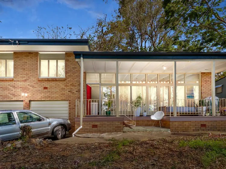 32 Mabb Street, Kenmore QLD 4069