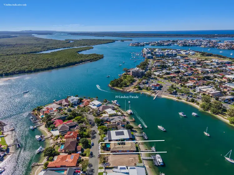19 Lindsay Parade, Paradise Point QLD 4216