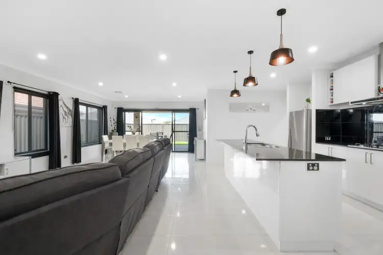 Fifth view of Homely house listing, 7 Langdon Loop, Caversham WA 6055