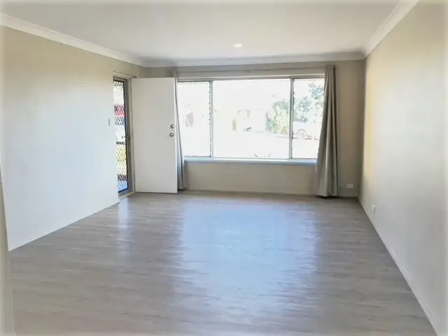 Fourth view of Homely semi-detached listing, 4B/Vernon Place, Spearwood WA 6163