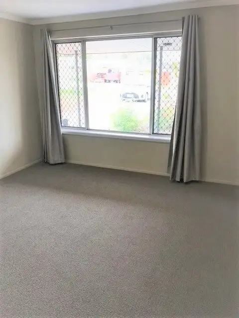 Fifth view of Homely semi-detached listing, 4B/Vernon Place, Spearwood WA 6163