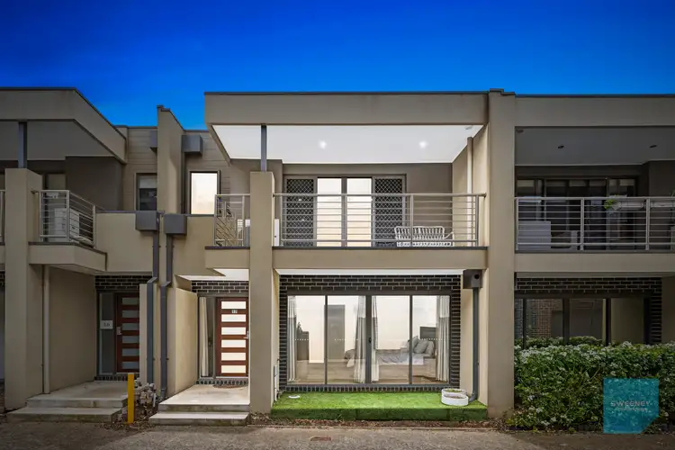 17/8 The Crossing, Caroline Springs VIC 3023