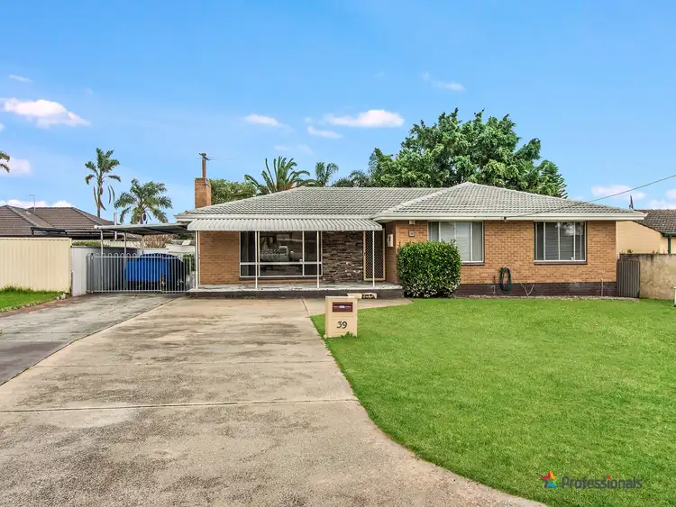 Second view of Homely house listing, 39 Edmund Way, Calista WA 6167