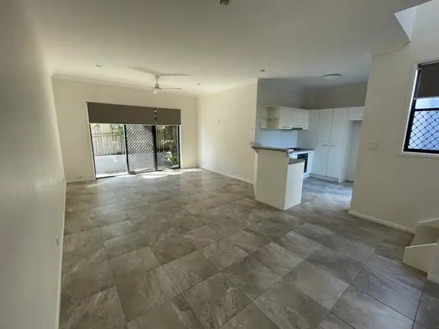 Unit 2/28 Blake Street, Southport QLD 4215