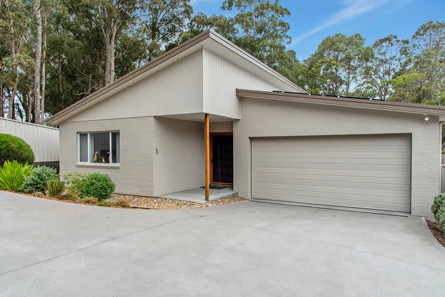 Main view of Homely villa listing, 5/10 Augusta Place, Mollymook NSW 2539