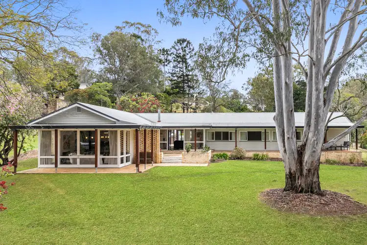 15 Kintyre Street, Brookfield QLD 4069