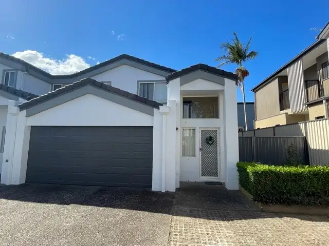 Unit 4/117 Eugaree Street, Southport QLD 4215