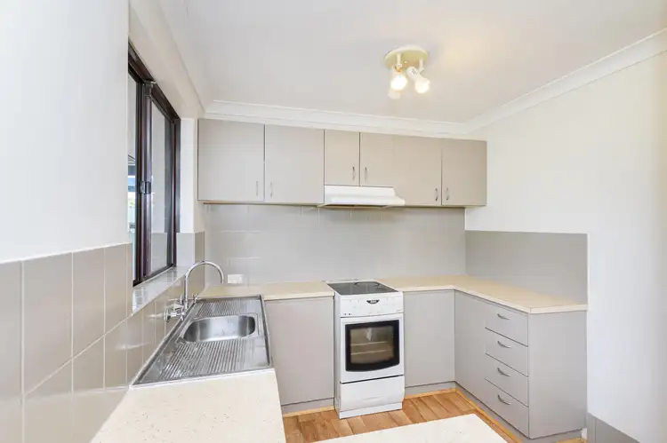 Seventh view of Homely villa listing, 3/6 Surrey Road, Wilson WA 6107