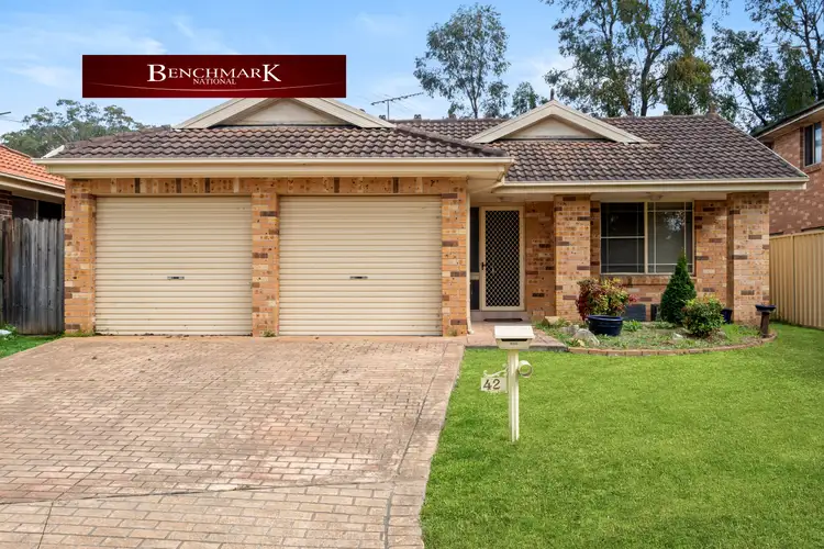 42 Woodlake Court, Wattle Grove NSW 2173