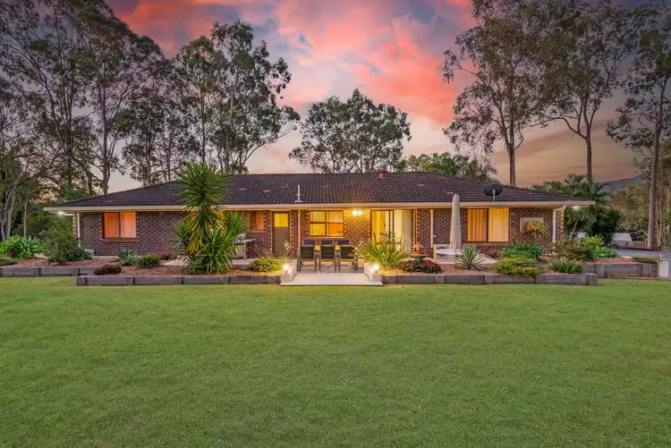 4 Violet Way, Gaven QLD 4211