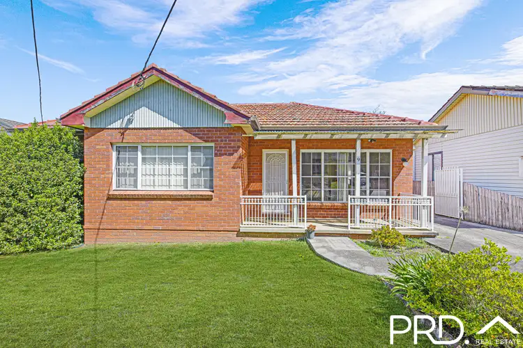 9 Harford Avenue, East Hills NSW 2213