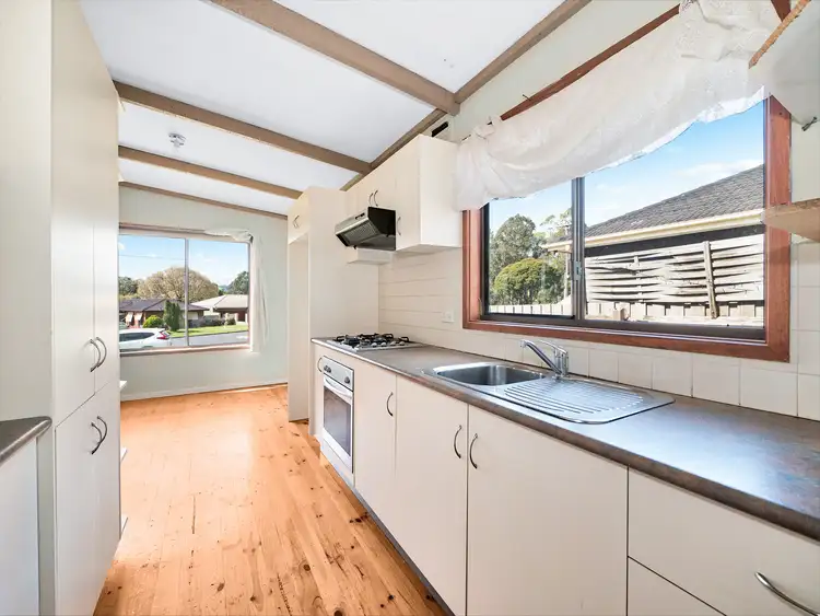 Fourth view of Homely unit listing, 8 Sweeney Drive, Narre Warren VIC 3805