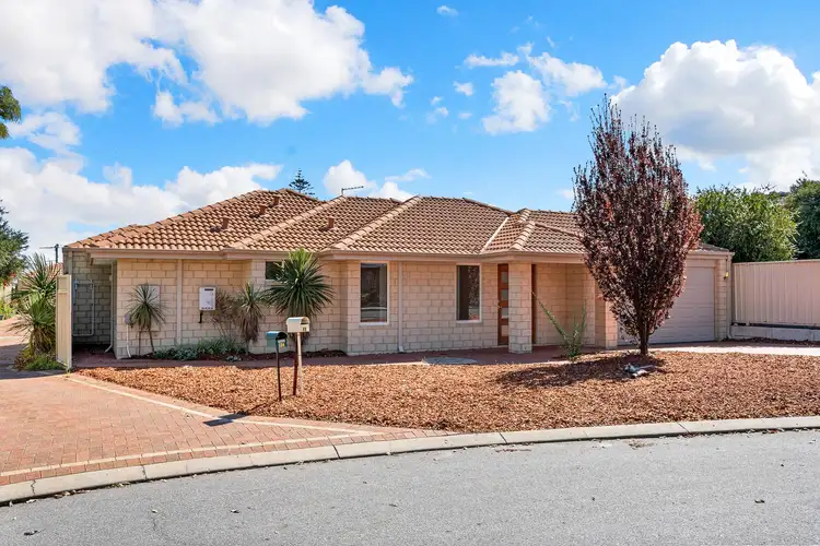 8A White Road, Kalamunda WA 6076