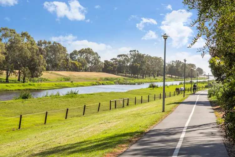 5 Lowry Street, Fulham SA 5024