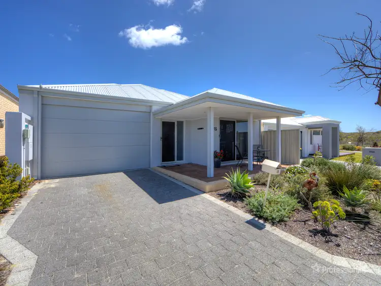 15 Woodswallow Way