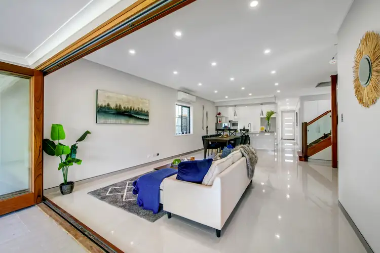 Second view of Homely house listing, 6 Everett Street, Upper Mount Gravatt QLD 4122