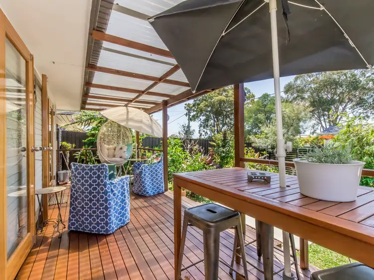 4 Nyora Street, Southport QLD 4215