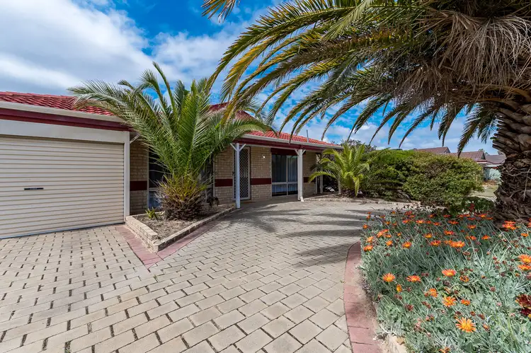 8 Oakfield Retreat, Ballajura WA 6066