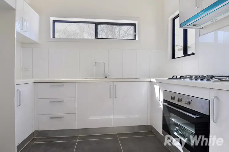 11/2 Woodvale Road, Boronia VIC 3155