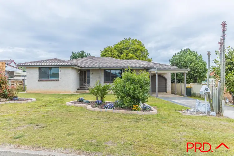 8 Dandaloo Street, Tamworth NSW 2340