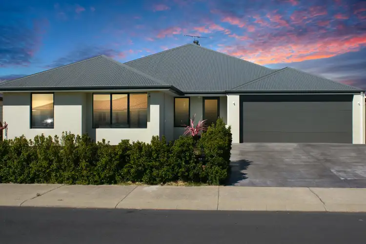 27 MONASH BOULEVARD, Eaton WA 6232