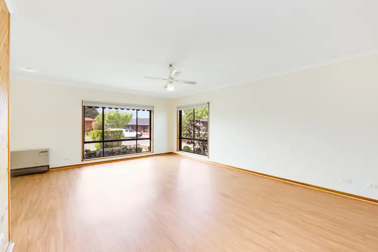 Second view of Homely house listing, 2 MINTERN CRESCENT, Horsham VIC 3400
