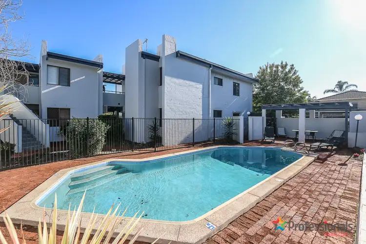 12/1 Brookside Avenue