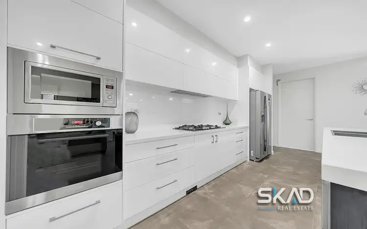 Second view of Homely house listing, 10 Timble Close, Wollert VIC 3750