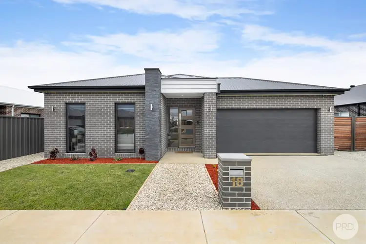 18 Mary Drive, Alfredton VIC 3350