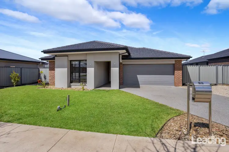 13 Parkside Avenue, Romsey VIC 3434