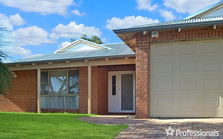 93 Dollis Way
