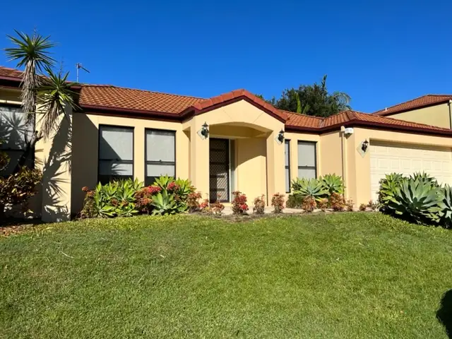 10 Royal Links Drive