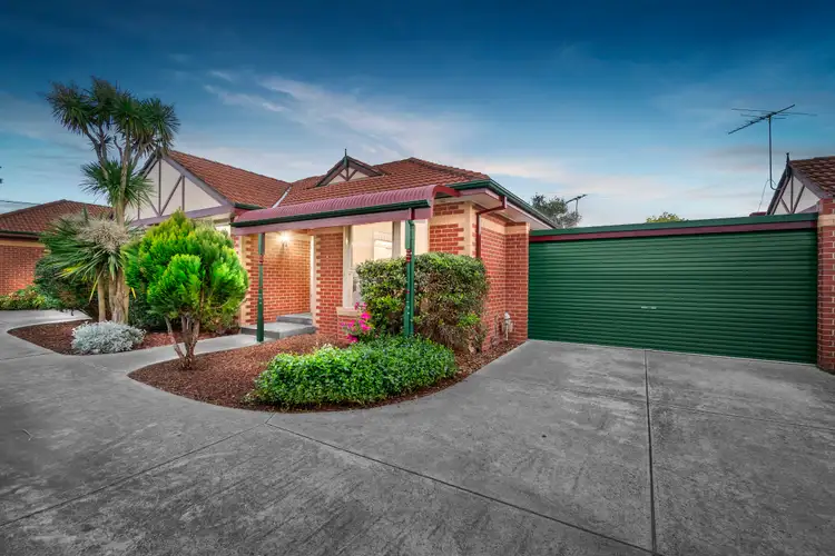 2/17 Brassey Avenue, Rosanna VIC 3084